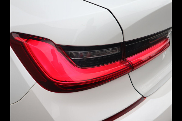 BMW 3-serie 320e M-Sport | Sportleder | Laser | Afneembare Trekhaak |