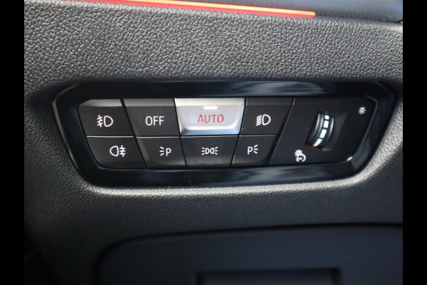 BMW 3-serie 320e M-Sport | Sportleder | Laser | Afneembare Trekhaak |