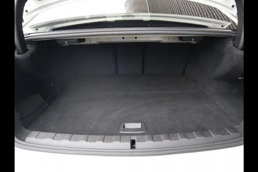 BMW 3-serie 320e M-Sport | Sportleder | Laser | Afneembare Trekhaak |