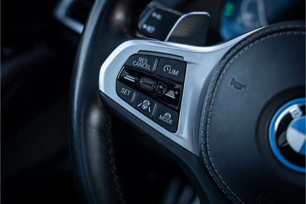 BMW X5 xDrive45e High Executive M-Sport - Individual l Panorama | ACC | HUD l Trekh.