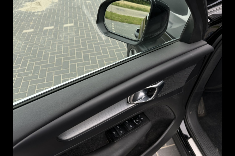 Volvo XC40 1.5 T4 Rech Inscr. M2022 NAVI PDC CAMERA LEDER LED VIRTUAL