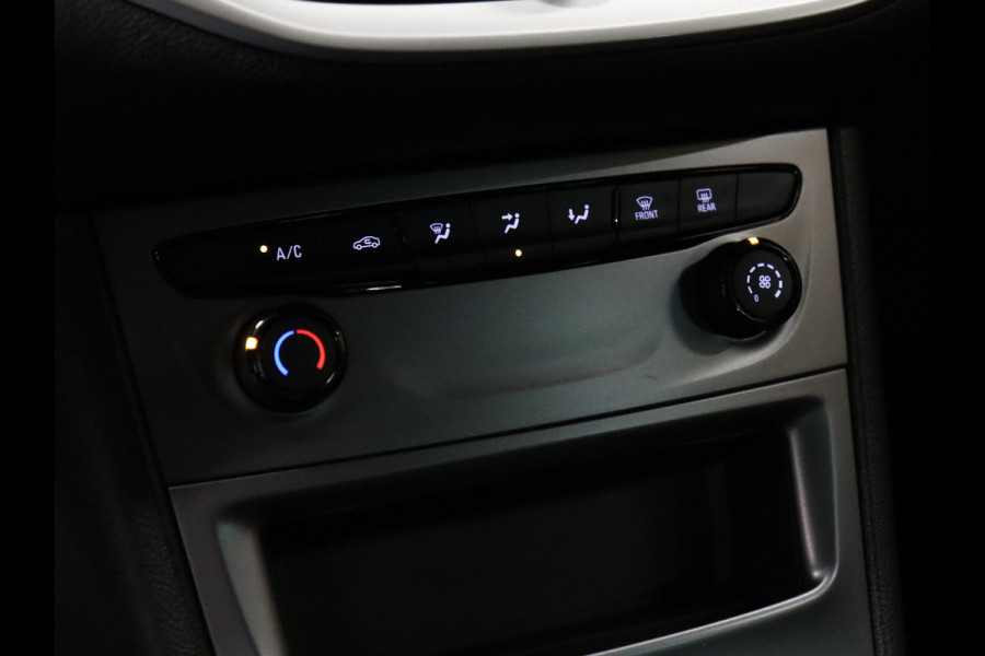 Opel Astra Sports Tourer 1.2 Business Edition [NAVIGATIE, TREKHAAK, PARKEERSENSOR, BLUETOOTH, AIRCO, NIEUWSTAAT]