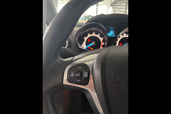 Ford Fiesta 1.0 EcoBoost Titanium Navigatie fullmap,Bluetooth