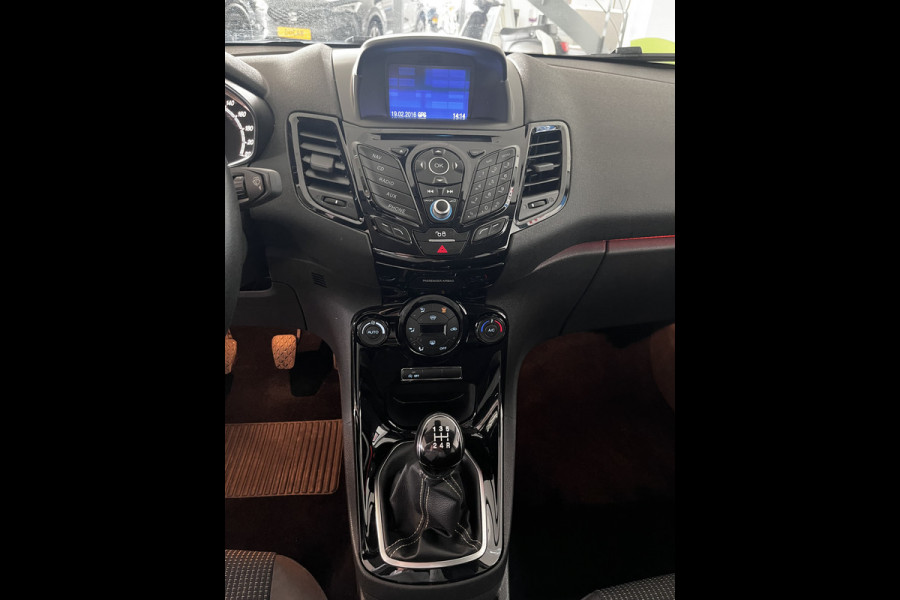 Ford Fiesta 1.0 EcoBoost Titanium Navigatie fullmap,Bluetooth