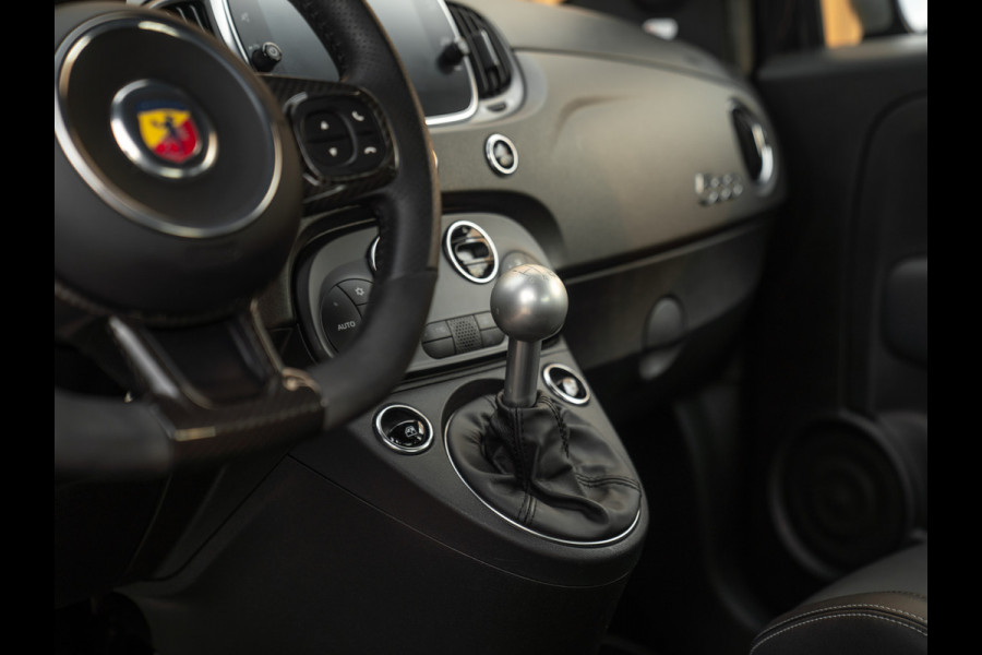 Abarth 695 70th Anniversary 180pk | One of 1949 | Beats | Xenon | Grote Navi | Liefhebbersauto