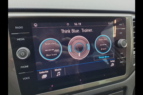 Volkswagen Golf Sportsvan 1.5 TSI ACT Highline IQ.Drive | ACC | Trekhaak | Navi | PDC | Stoelverwarming | All-seasons |