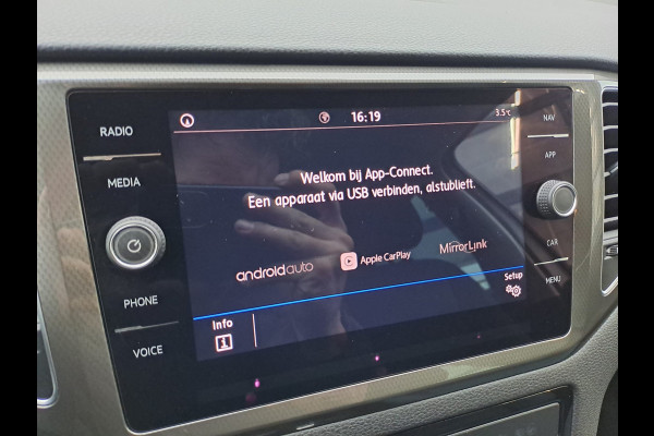 Volkswagen Golf Sportsvan 1.5 TSI ACT Highline IQ.Drive | ACC | Trekhaak | Navi | PDC | Stoelverwarming | All-seasons |