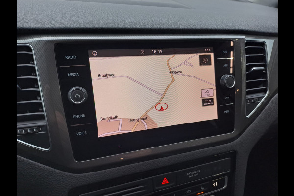 Volkswagen Golf Sportsvan 1.5 TSI ACT Highline IQ.Drive | ACC | Trekhaak | Navi | PDC | Stoelverwarming | All-seasons |