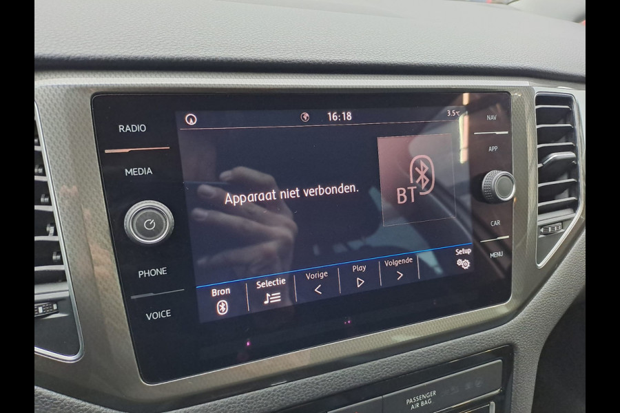 Volkswagen Golf Sportsvan 1.5 TSI ACT Highline IQ.Drive | ACC | Trekhaak | Navi | PDC | Stoelverwarming | All-seasons |