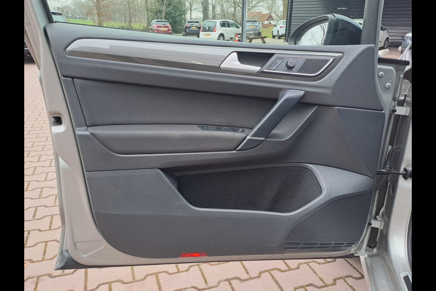 Volkswagen Golf Sportsvan 1.5 TSI ACT Highline IQ.Drive | ACC | Trekhaak | Navi | PDC | Stoelverwarming | All-seasons |
