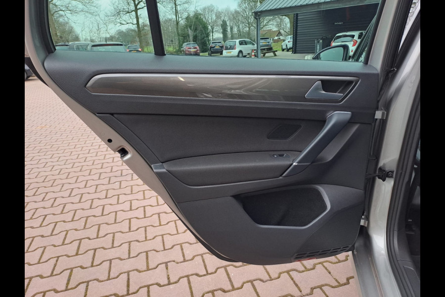 Volkswagen Golf Sportsvan 1.5 TSI ACT Highline IQ.Drive | ACC | Trekhaak | Navi | PDC | Stoelverwarming | All-seasons |