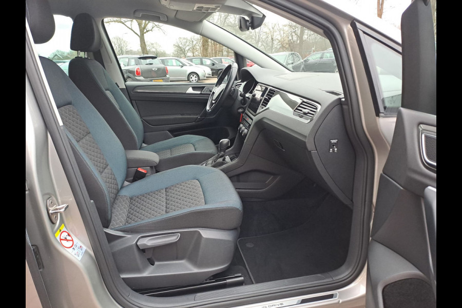 Volkswagen Golf Sportsvan 1.5 TSI ACT Highline IQ.Drive | ACC | Trekhaak | Navi | PDC | Stoelverwarming | All-seasons |