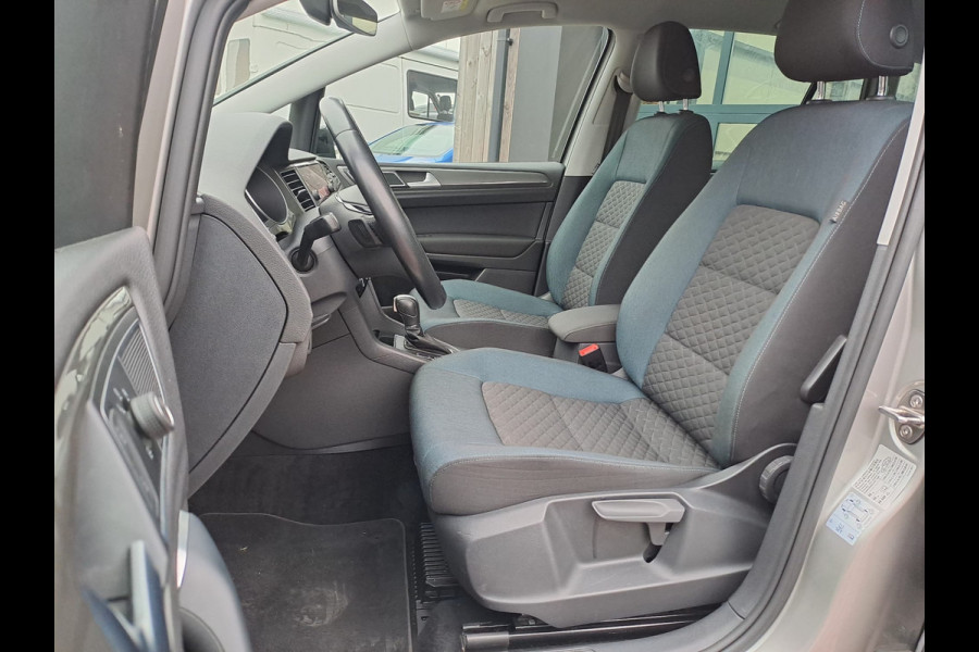 Volkswagen Golf Sportsvan 1.5 TSI ACT Highline IQ.Drive | ACC | Trekhaak | Navi | PDC | Stoelverwarming | All-seasons |