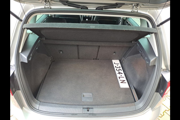Volkswagen Golf Sportsvan 1.5 TSI ACT Highline IQ.Drive | ACC | Trekhaak | Navi | PDC | Stoelverwarming | All-seasons |