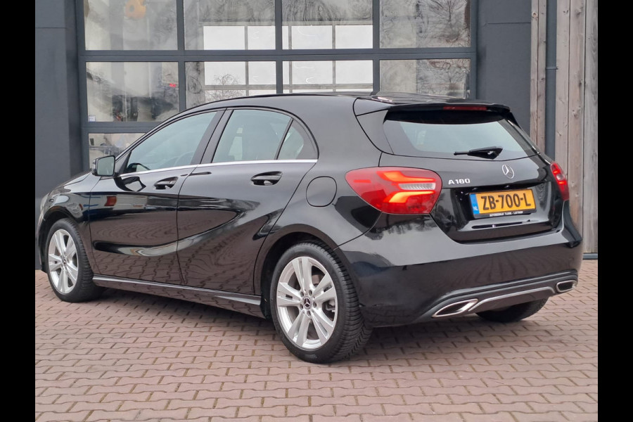 Mercedes-Benz A-Klasse 180 Business Solution AMG | Automaat | LED | LMV | Camera | All-season |