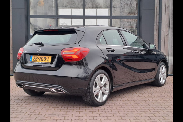 Mercedes-Benz A-Klasse 180 Business Solution AMG | Automaat | LED | LMV | Camera | All-season |