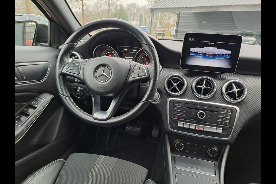 Mercedes-Benz A-Klasse 180 Business Solution AMG | Automaat | LED | LMV | Camera | All-season |