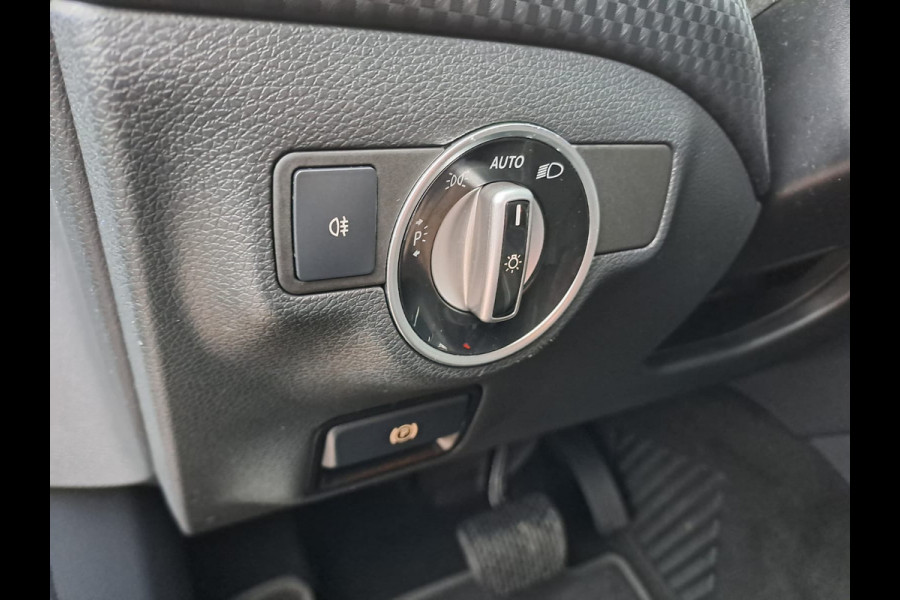 Mercedes-Benz A-Klasse 180 Business Solution AMG | Automaat | LED | LMV | Camera | All-season |
