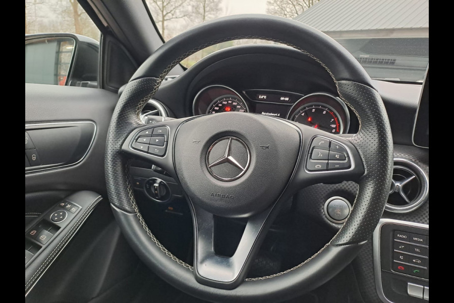 Mercedes-Benz A-Klasse 180 Business Solution AMG | Automaat | LED | LMV | Camera | All-season |