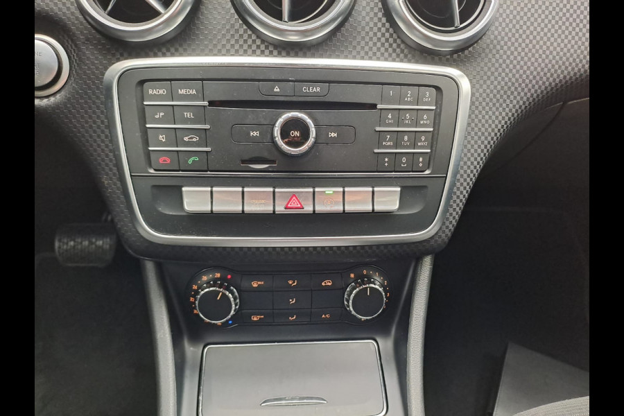 Mercedes-Benz A-Klasse 180 Business Solution AMG | Automaat | LED | LMV | Camera | All-season |
