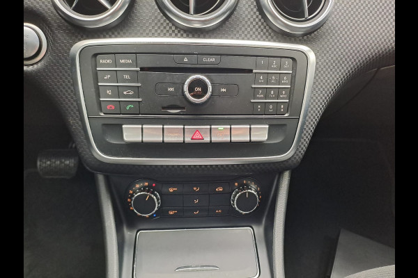 Mercedes-Benz A-Klasse 180 Business Solution AMG | Automaat | LED | LMV | Camera | All-season |