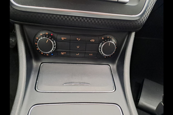 Mercedes-Benz A-Klasse 180 Business Solution AMG | Automaat | LED | LMV | Camera | All-season |