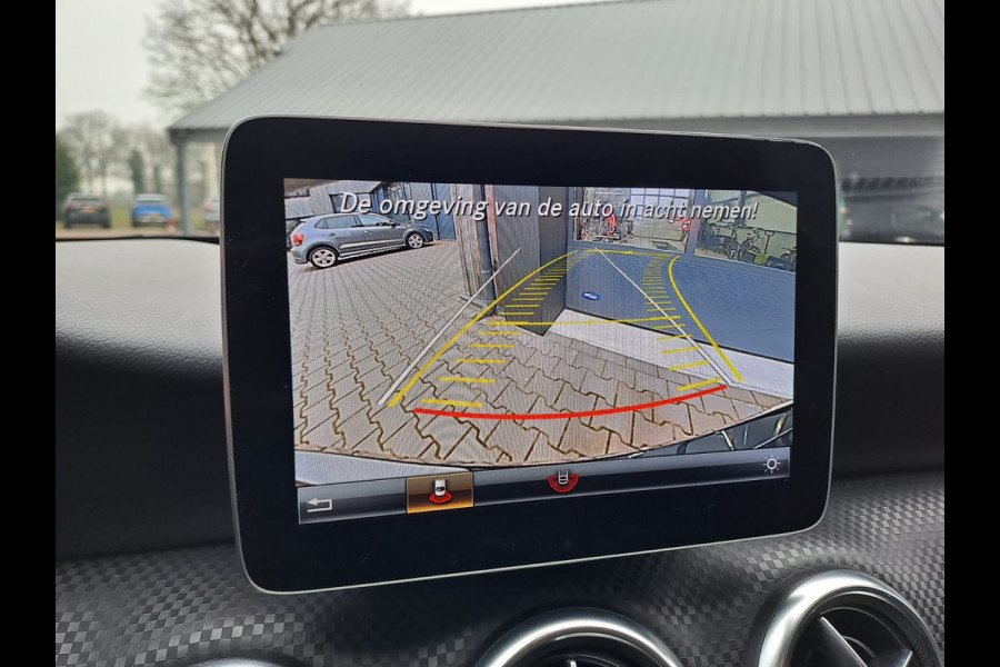 Mercedes-Benz A-Klasse 180 Business Solution AMG | Automaat | LED | LMV | Camera | All-season |