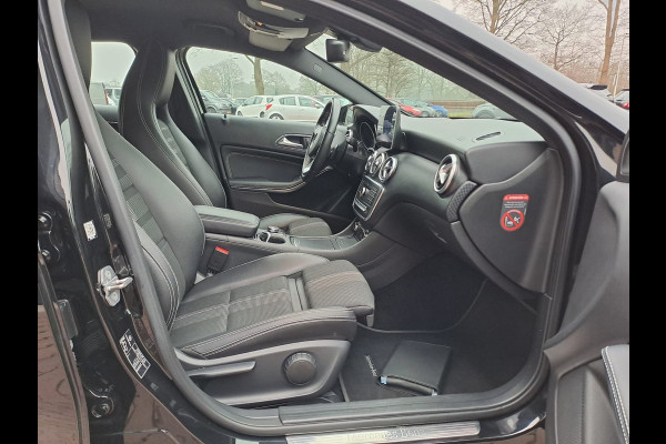 Mercedes-Benz A-Klasse 180 Business Solution AMG | Automaat | LED | LMV | Camera | All-season |