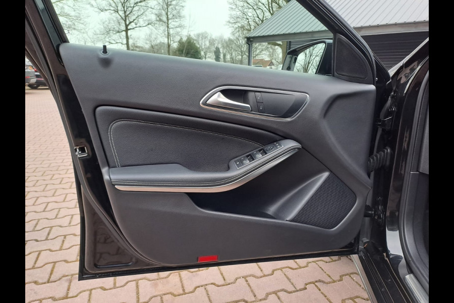 Mercedes-Benz A-Klasse 180 Business Solution AMG | Automaat | LED | LMV | Camera | All-season |