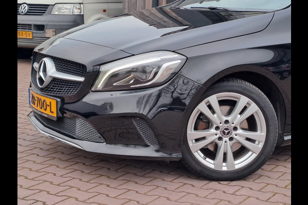 Mercedes-Benz A-Klasse 180 Business Solution AMG | Automaat | LED | LMV | Camera | All-season |