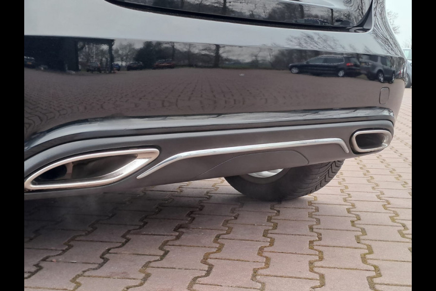 Mercedes-Benz A-Klasse 180 Business Solution AMG | Automaat | LED | LMV | Camera | All-season |