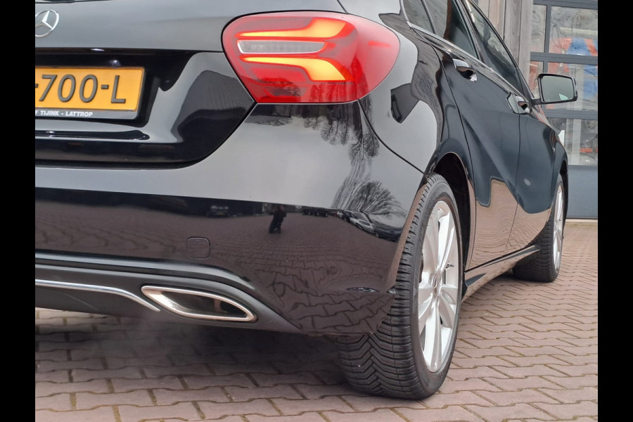 Mercedes-Benz A-Klasse 180 Business Solution AMG | Automaat | LED | LMV | Camera | All-season |