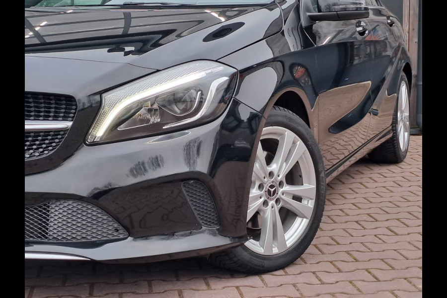 Mercedes-Benz A-Klasse 180 Business Solution AMG | Automaat | LED | LMV | Camera | All-season |