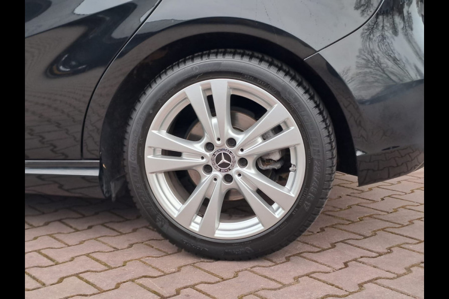 Mercedes-Benz A-Klasse 180 Business Solution AMG | Automaat | LED | LMV | Camera | All-season |
