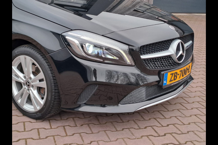 Mercedes-Benz A-Klasse 180 Business Solution AMG | Automaat | LED | LMV | Camera | All-season |