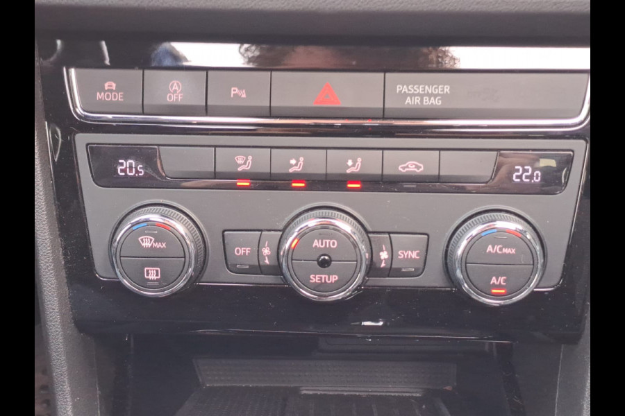 Seat León ST 1.5 TSI FR Business Intense | Navi | Virtual cockpit | Elektr. Trekhaak | Panodak | Automaat |