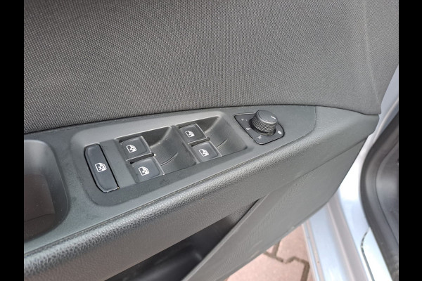 Seat León ST 1.5 TSI FR Business Intense | Navi | Virtual cockpit | Elektr. Trekhaak | Panodak | Automaat |