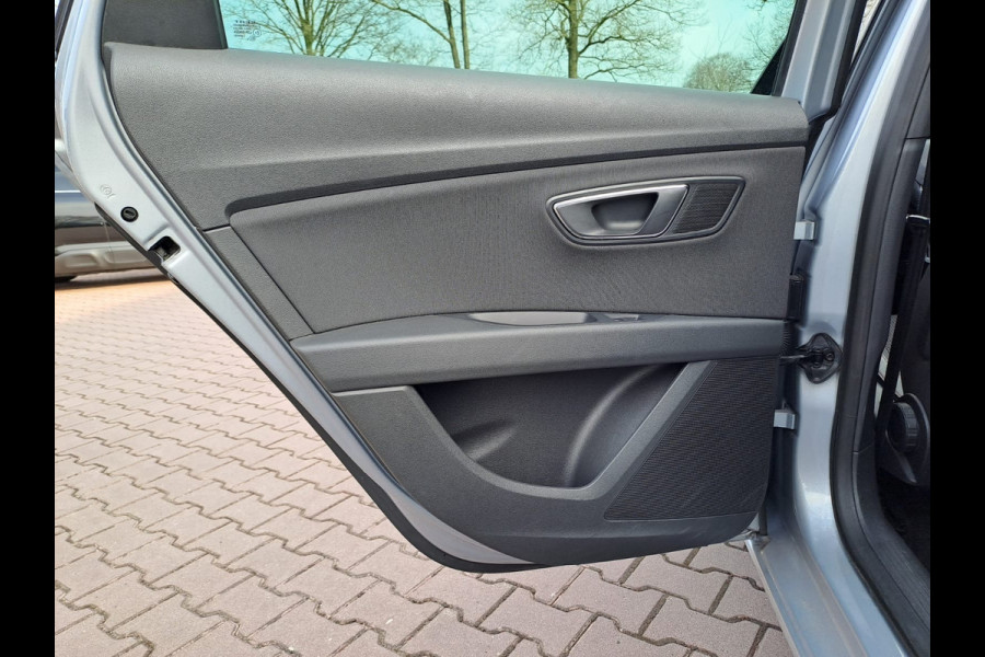 Seat León ST 1.5 TSI FR Business Intense | Navi | Virtual cockpit | Elektr. Trekhaak | Panodak | Automaat |