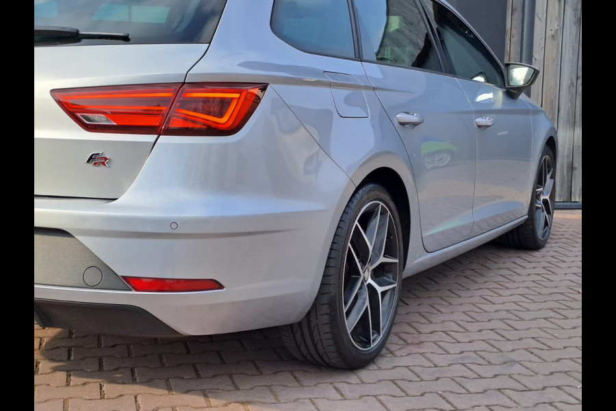 Seat León ST 1.5 TSI FR Business Intense | Navi | Virtual cockpit | Elektr. Trekhaak | Panodak | Automaat |