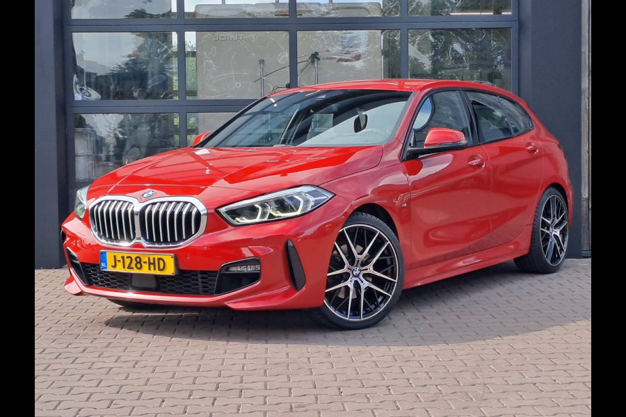BMW 1-serie 118i High Executive | Navi | Sportinterieur | Stoelverw.| Head-up | Leder | M-Sport - Model 2020