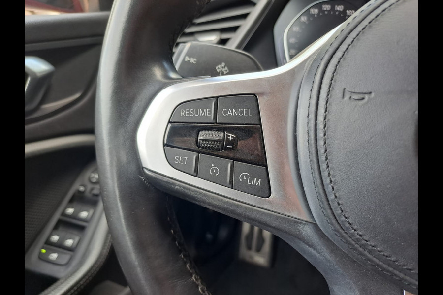 BMW 1-serie 118i High Executive | Navi | Sportinterieur | Stoelverw.| Head-up | Leder | M-Sport - Model 2020