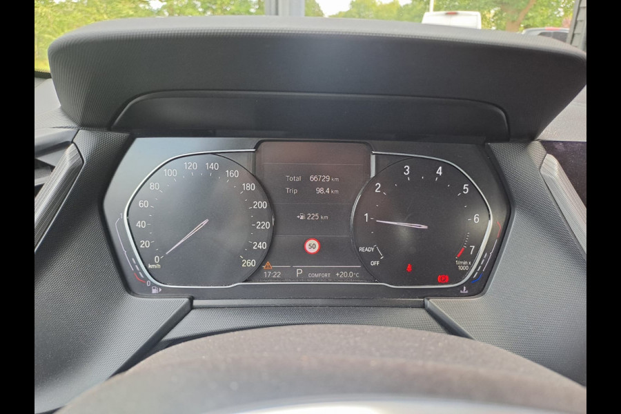 BMW 1-serie 118i High Executive | Navi | Sportinterieur | Stoelverw.| Head-up | Leder | M-Sport - Model 2020