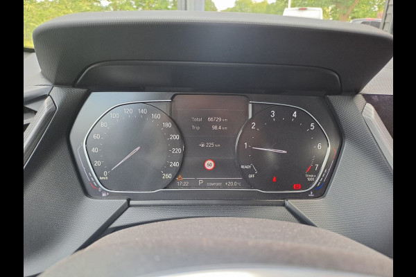 BMW 1-serie 118i High Executive | Navi | Sportinterieur | Stoelverw.| Head-up | Leder | M-Sport - Model 2020