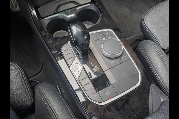 BMW 1-serie 118i High Executive | Navi | Sportinterieur | Stoelverw.| Head-up | Leder | M-Sport - Model 2020