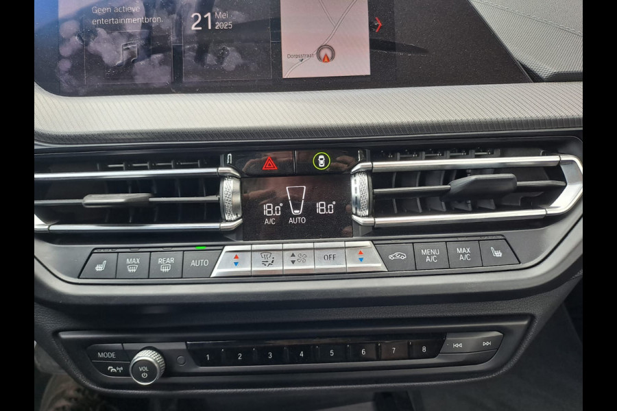 BMW 1-serie 118i High Executive | Navi | Sportinterieur | Stoelverw.| Head-up | Leder | M-Sport - Model 2020