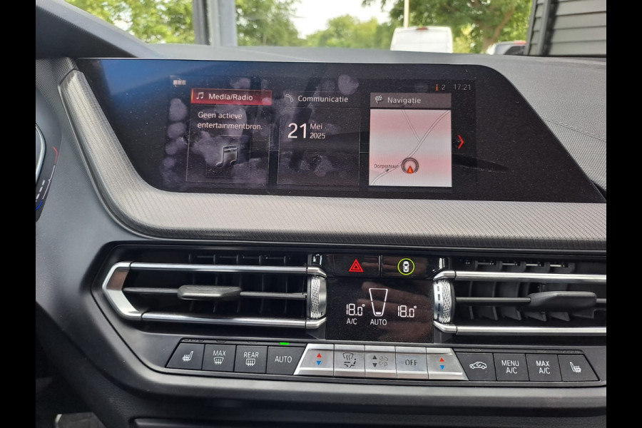 BMW 1-serie 118i High Executive | Navi | Sportinterieur | Stoelverw.| Head-up | Leder | M-Sport - Model 2020
