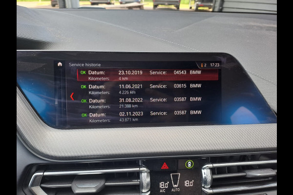 BMW 1-serie 118i High Executive | Navi | Sportinterieur | Stoelverw.| Head-up | Leder | M-Sport - Model 2020