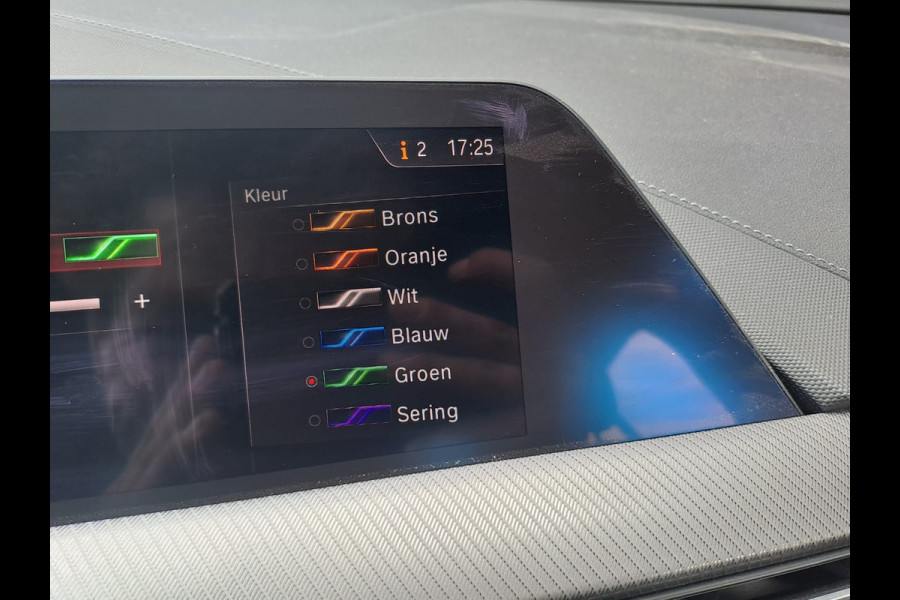 BMW 1-serie 118i High Executive | Navi | Sportinterieur | Stoelverw.| Head-up | Leder | M-Sport - Model 2020