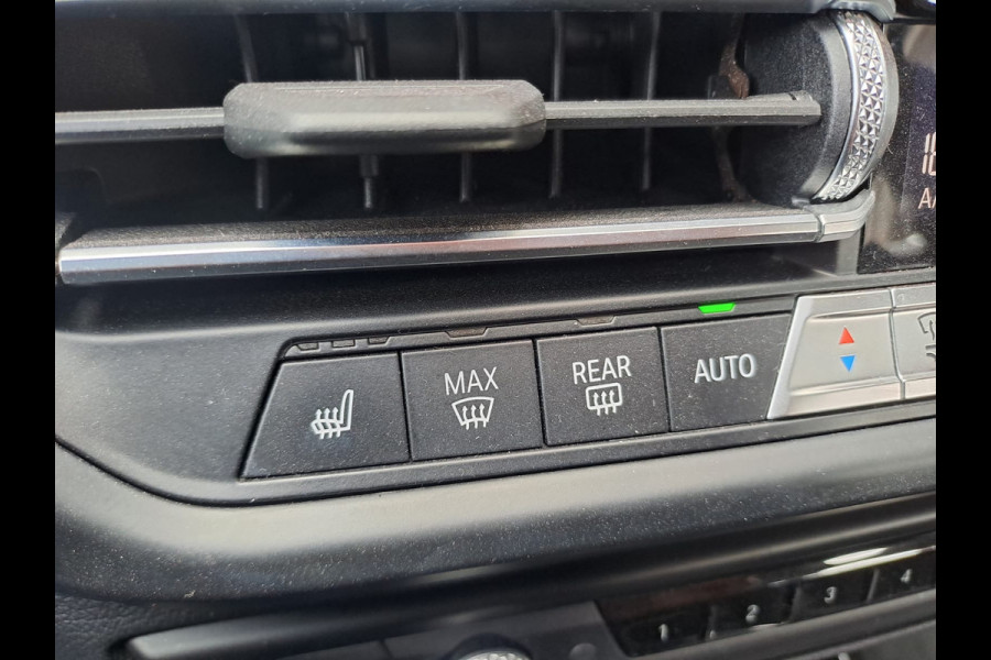 BMW 1-serie 118i High Executive | Navi | Sportinterieur | Stoelverw.| Head-up | Leder | M-Sport - Model 2020