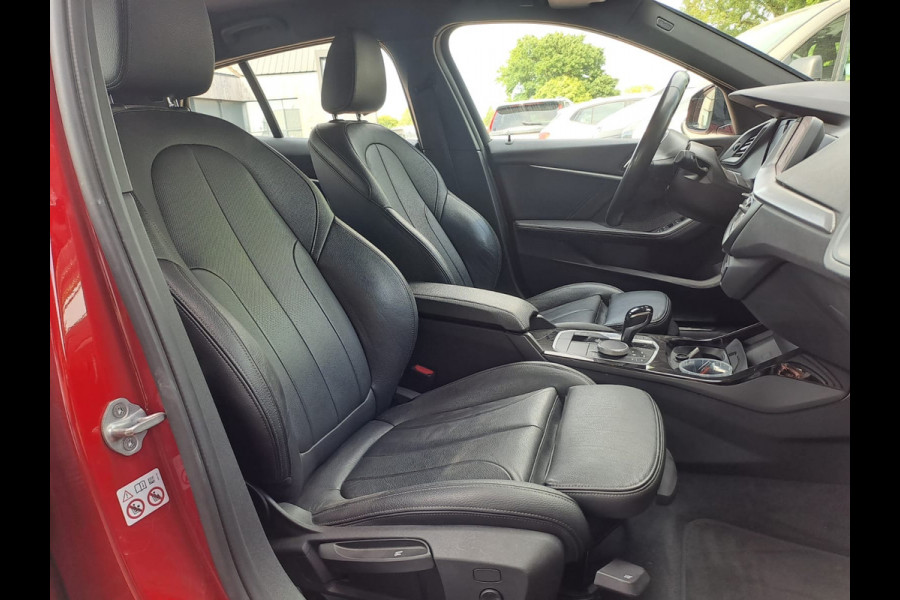 BMW 1-serie 118i High Executive | Navi | Sportinterieur | Stoelverw.| Head-up | Leder | M-Sport - Model 2020